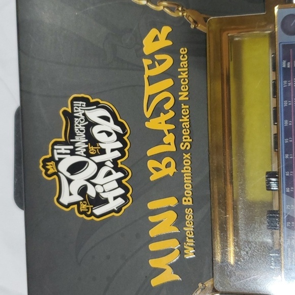 Hip hop 50th anniversary Wireless boom box speaker‎ mini blaster necklace new - Picture 2 of 12
